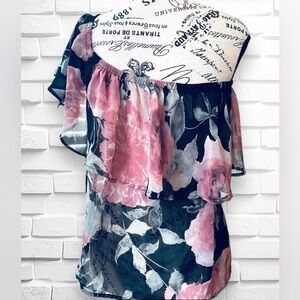 Must Have Women’s Small Floral Off-Shoulder Smocked Top • Ruffle Sleeve • EGUC
